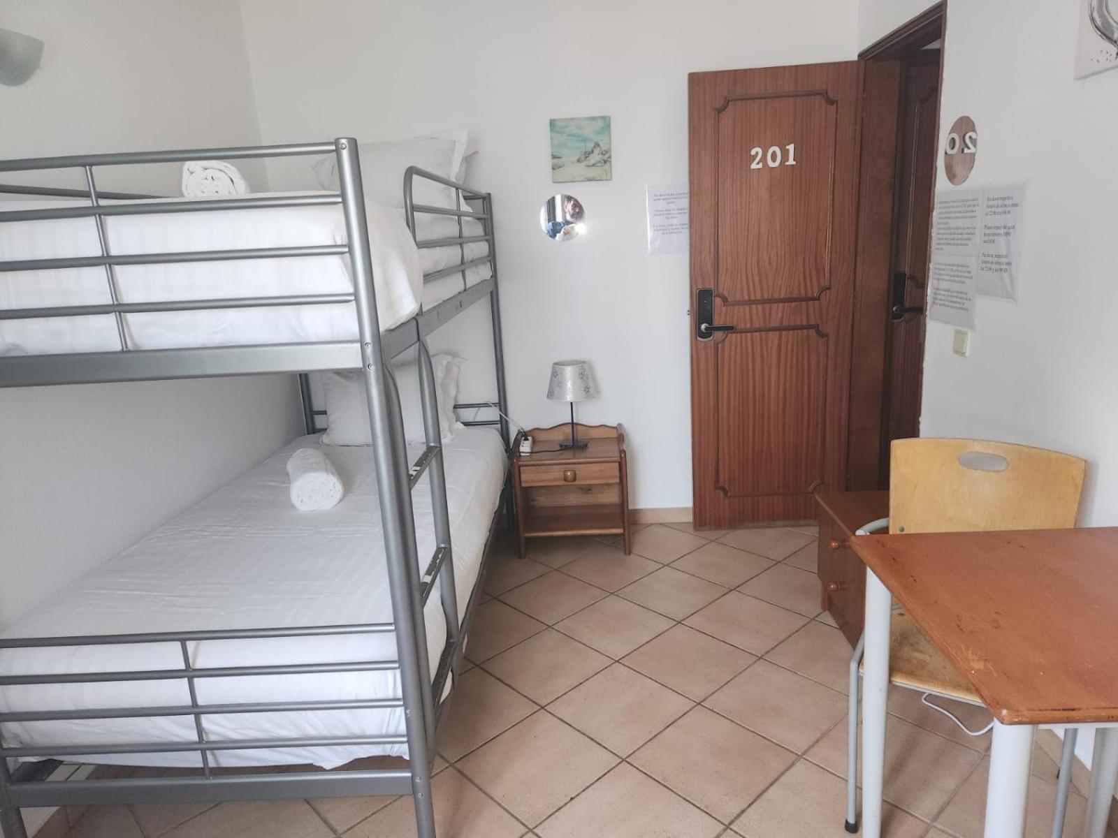 Hostel Sunny House Lagos Zewnętrze zdjęcie