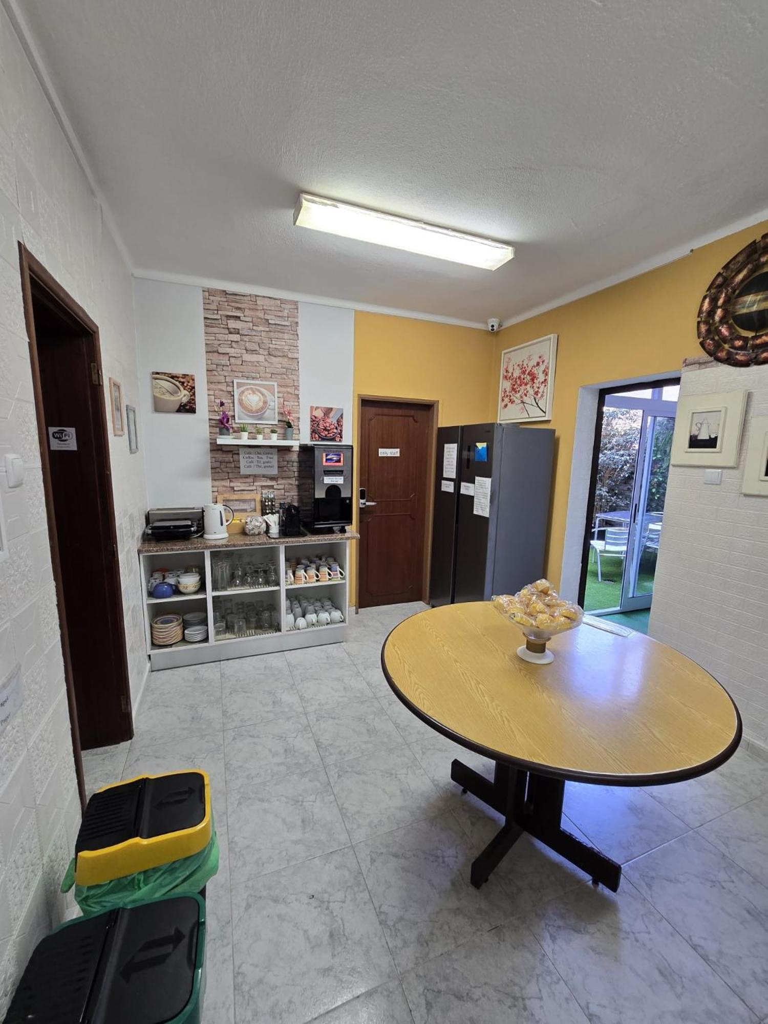 Hostel Sunny House Lagos Zewnętrze zdjęcie